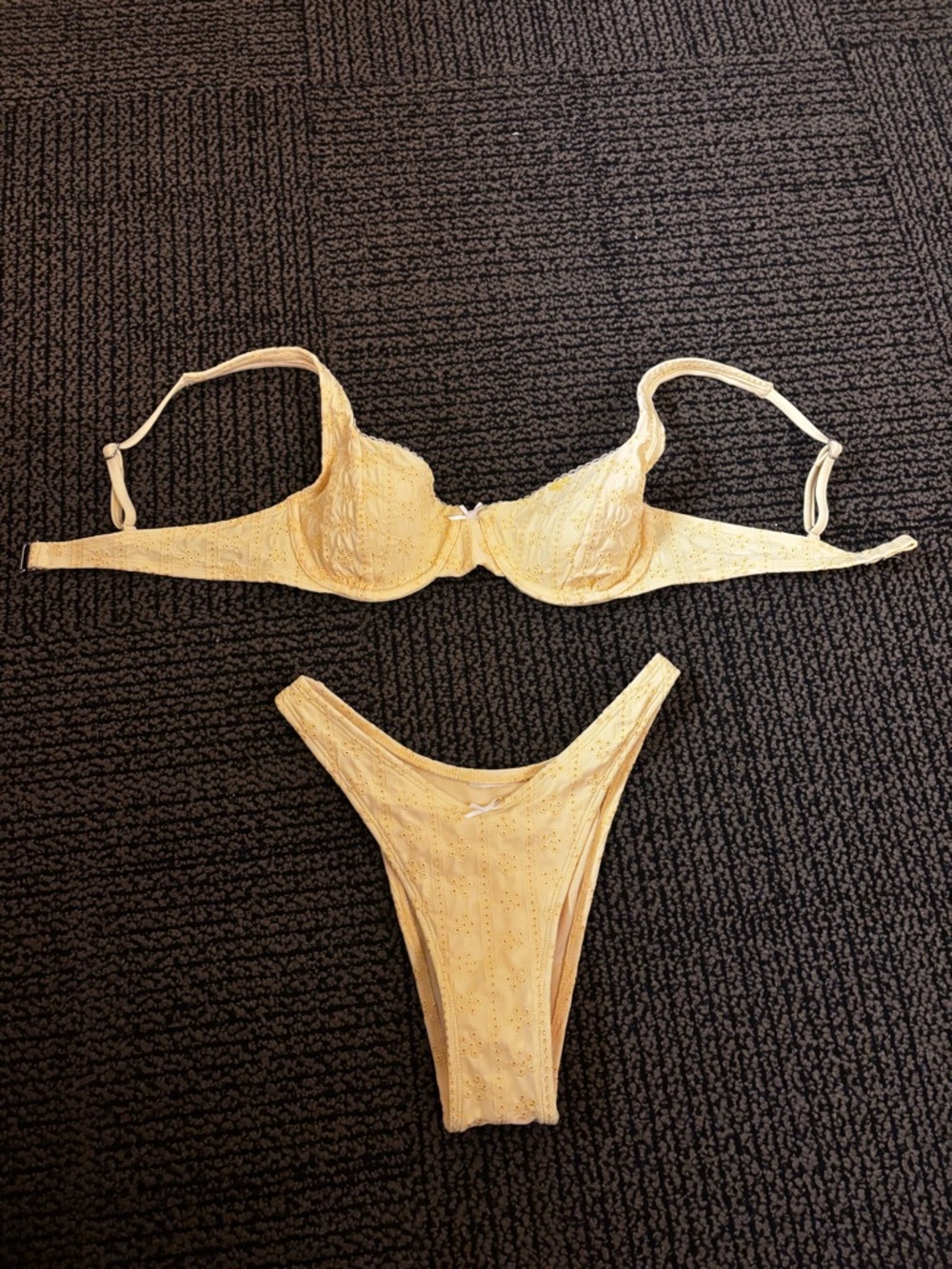 Hollister Pale Yellow Lace Bikini Set with bow detail